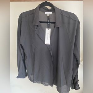 Blouse with a different style very pretty.